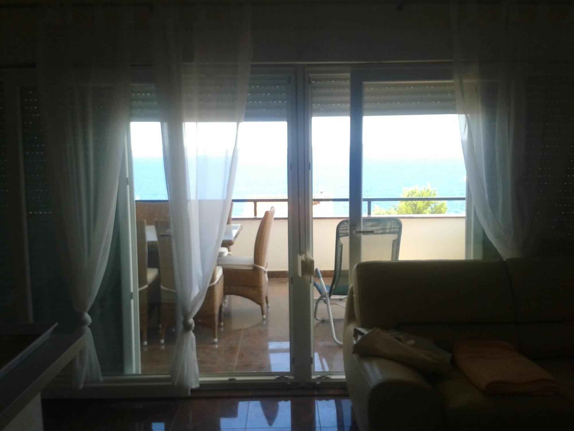 Apartmani Svalina - Seaview And 130M From Beach Trogir Exterior photo