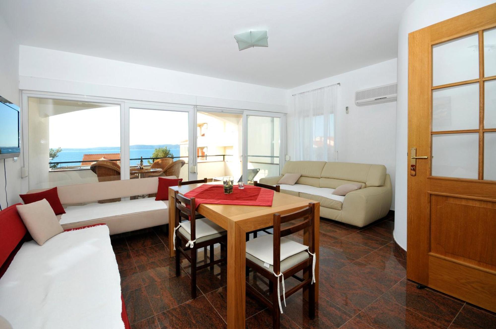Apartmani Svalina - Seaview And 130M From Beach Trogir Exterior photo