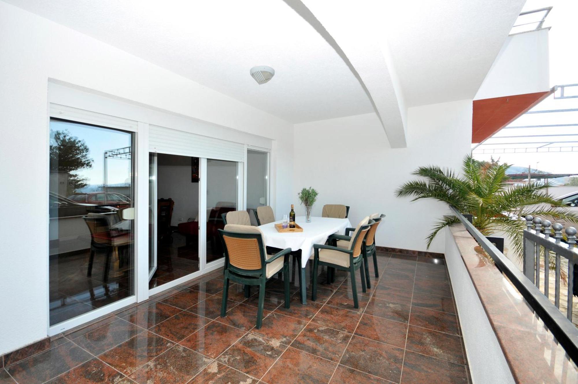Apartmani Svalina - Seaview And 130M From Beach Trogir Exterior photo