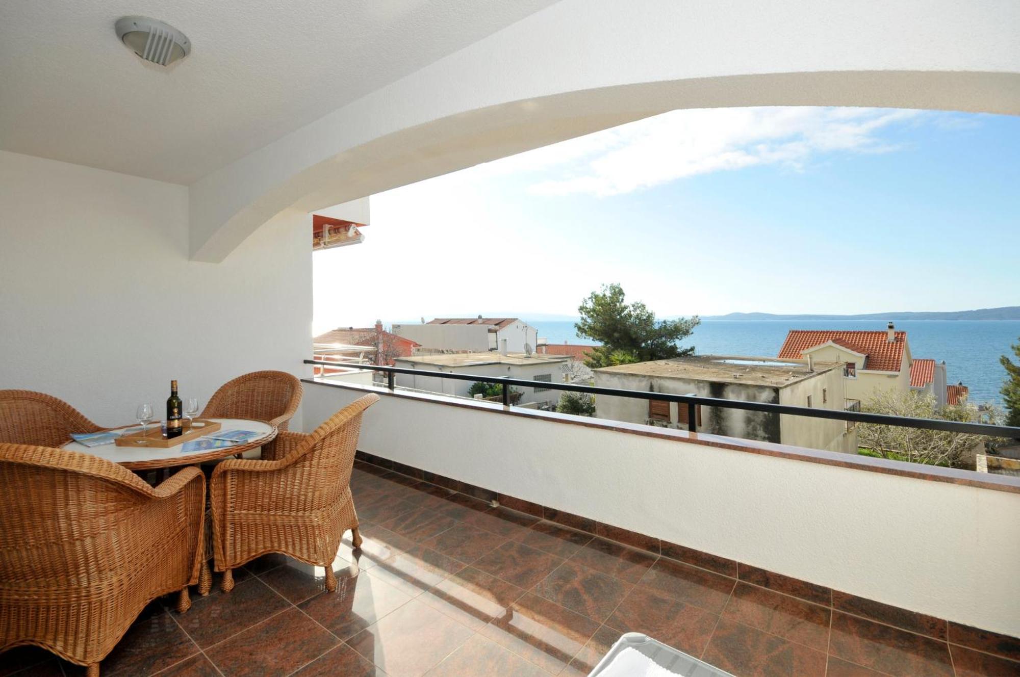Apartmani Svalina - Seaview And 130M From Beach Trogir Exterior photo