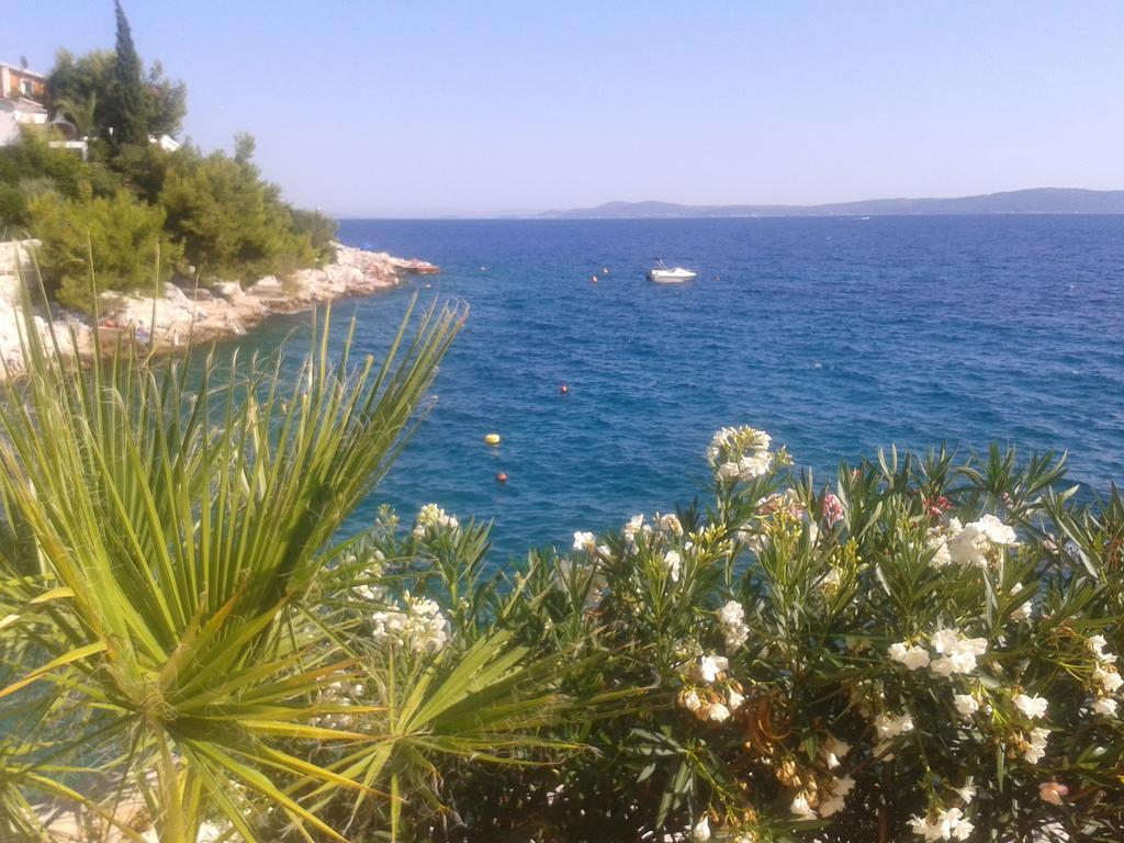 Apartmani Svalina - Seaview And 130M From Beach Trogir Exterior photo