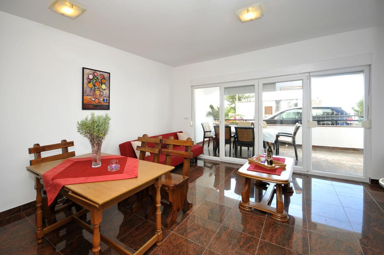 Apartmani Svalina - Seaview And 130M From Beach Trogir Exterior photo