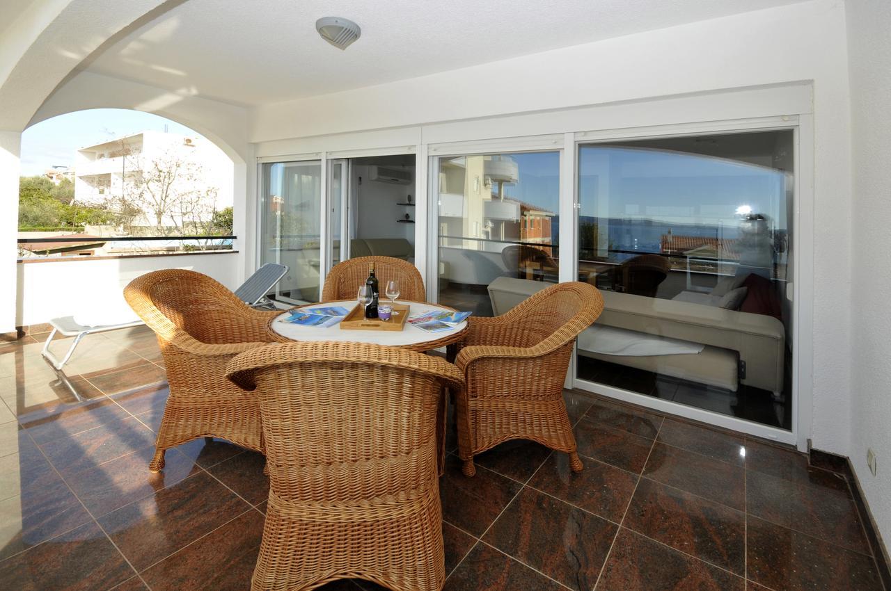 Apartmani Svalina - Seaview And 130M From Beach Trogir Exterior photo